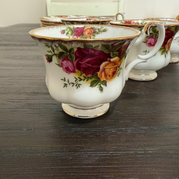 Royal Albert Old Country Roses Bone Chine - Picture 5 of 16